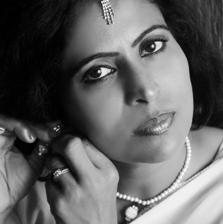 Popular actress dies by suicide, went on live in Facebook a day before taking this extreme step ft Anupama Pathak