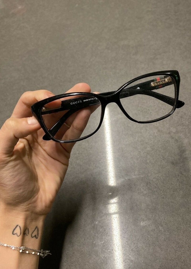 Ex-adult star Mia Khalifa wins the Internet with her latest move; puts up her glasses for auction to support Lebanon