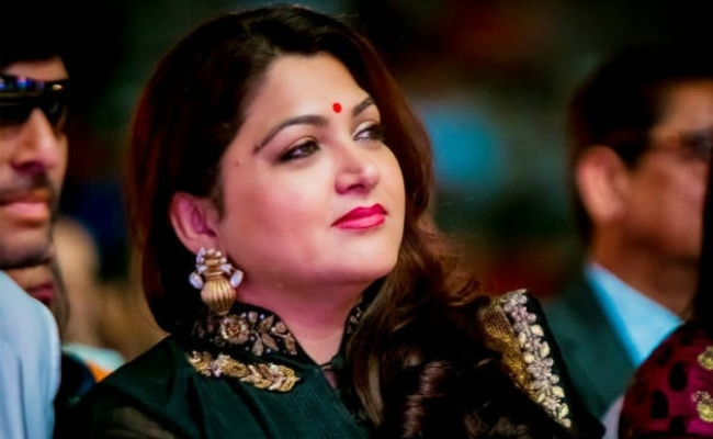 நடிகை குஷ்பூ வெளியிட்ட போட்டோ | Actress khushbus recent pic turns fans shocking