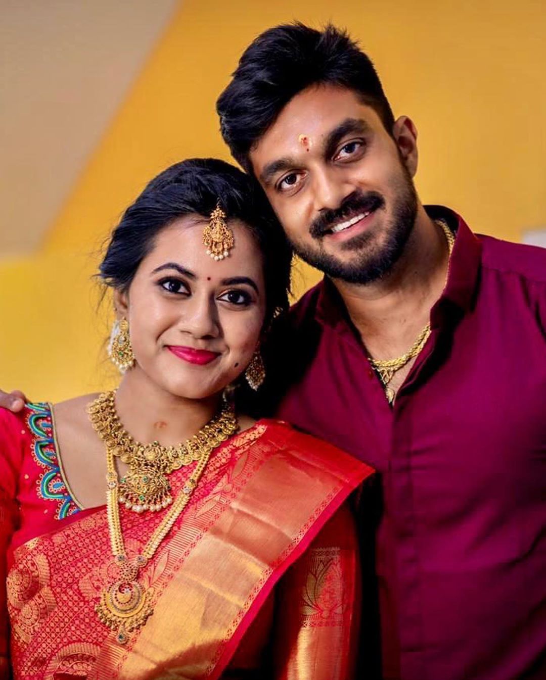 Popular Indian Tamil cricketer gets engaged ahead of IPL 2020, pcs go viral ft Vijay Shankar