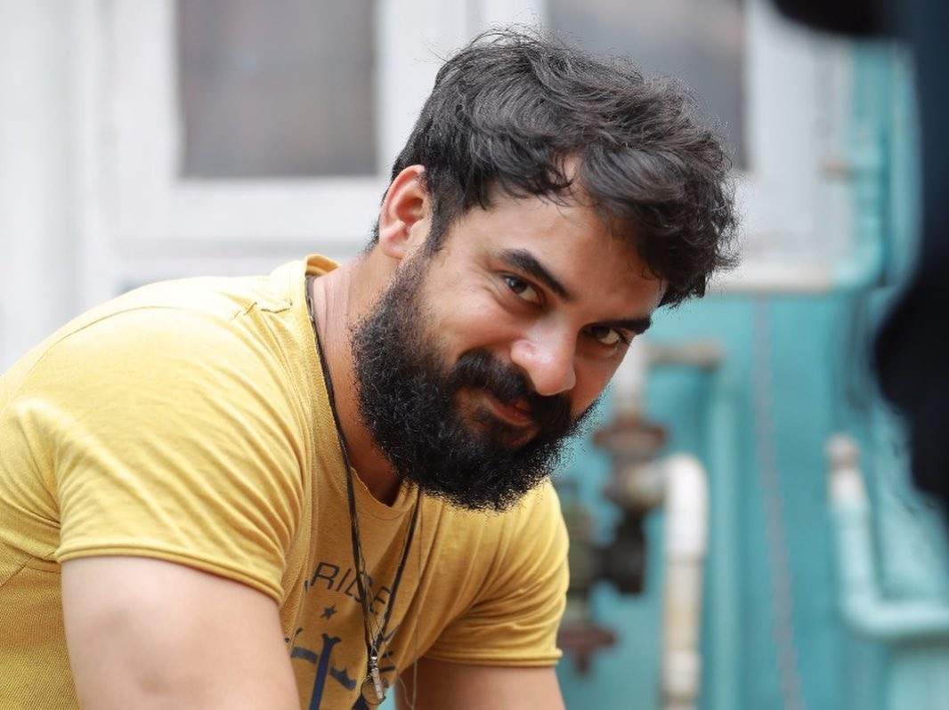 Famous hero shares an unmissable pic and inspiration story of his father ft Tovino Thomas, pic go viral