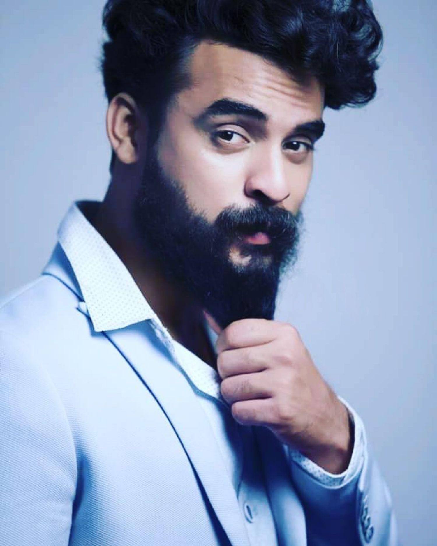 Famous hero shares an unmissable pic and inspiration story of his father ft Tovino Thomas, pic go viral