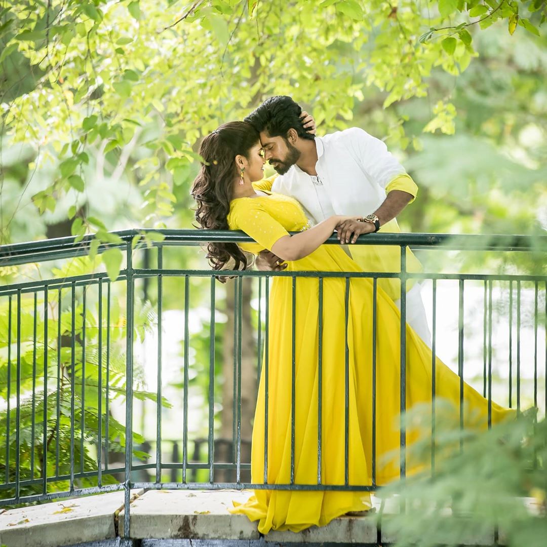 Bigg Boss Sandy romantic photoshoot wife ultimate couple goals