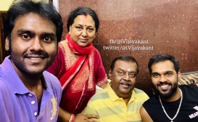Captain Vijayakanth's birthday special selfie goes viral - Don't miss the happy family pic