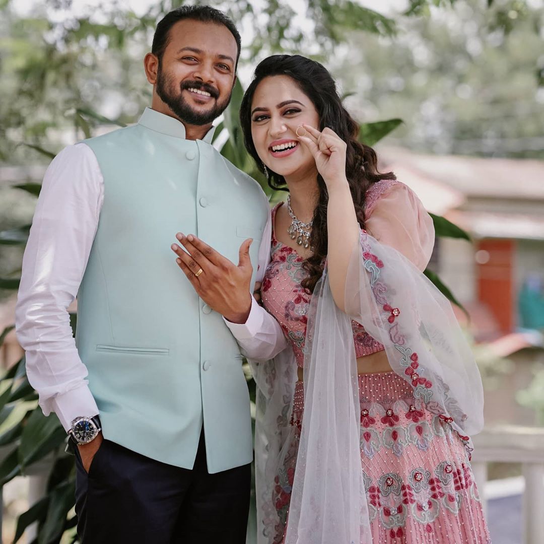 Actress Miya George's viral engagement pics and video with Ashwin Philip scream LOVE and LOVE only