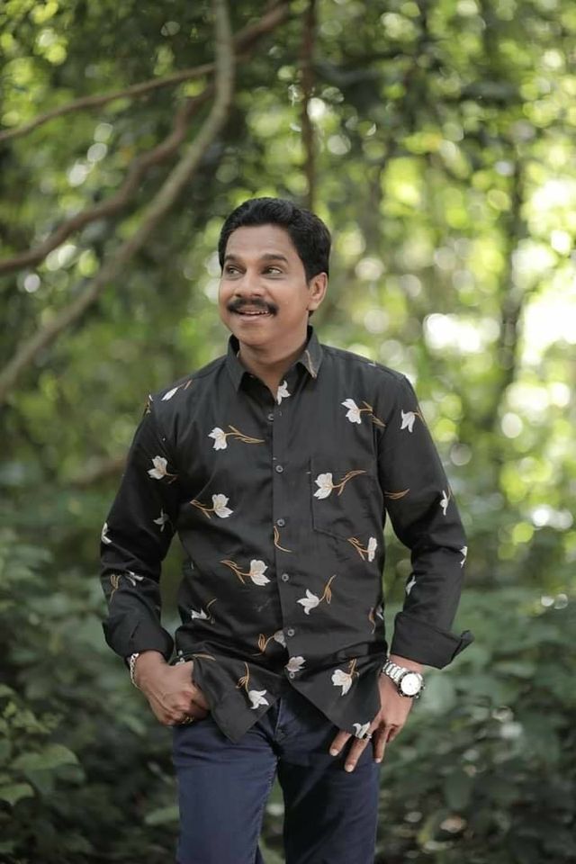 Famous TV actor sells fish due to Covid crisis, fans in utter shock ft Vinod Kovoor M80 Moosa