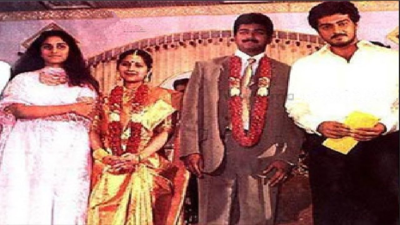 Vijay Sangeetha celebrate 21 years of married life
