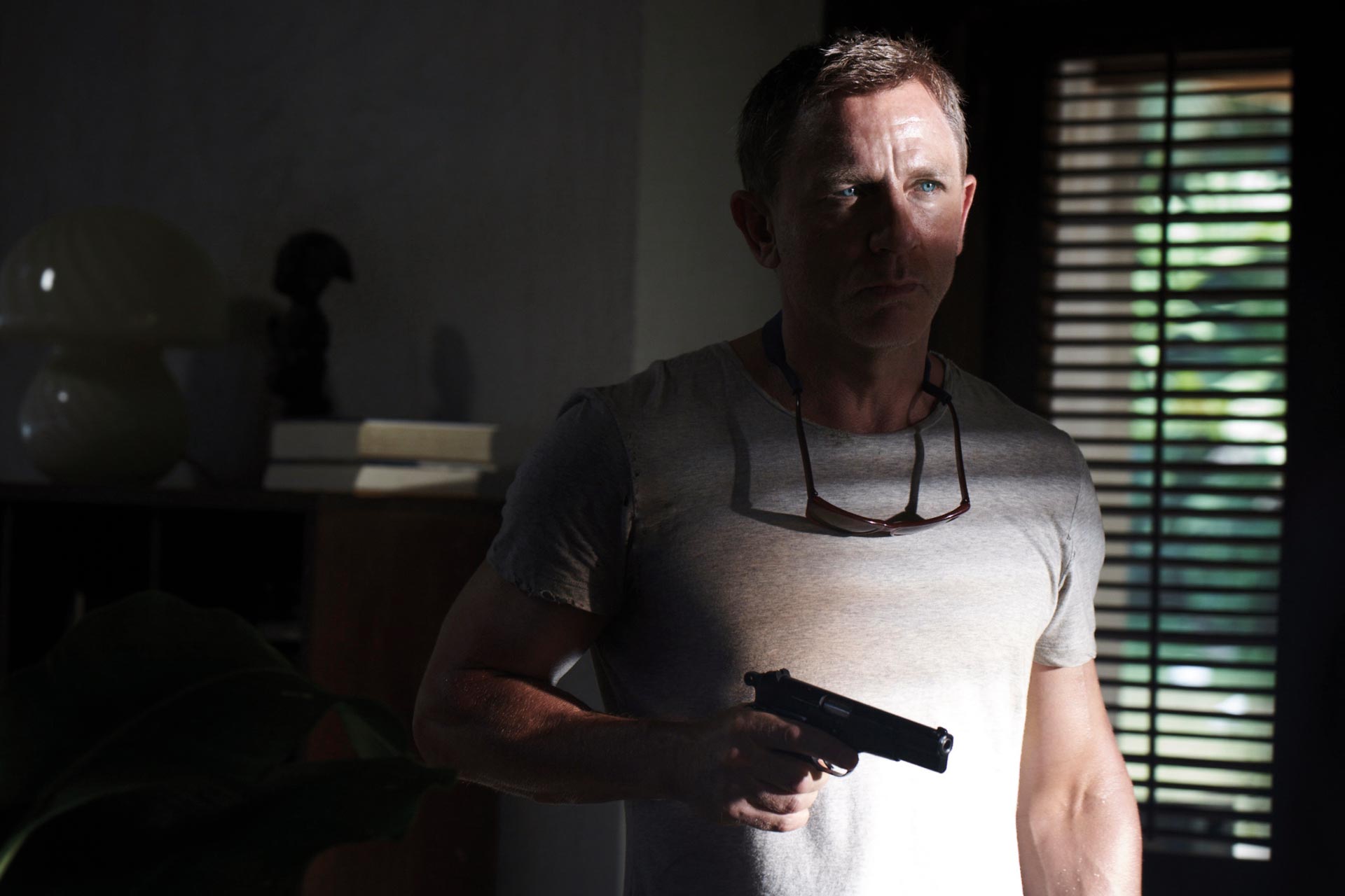 Daniel Craig film No Time to Die trailer drops