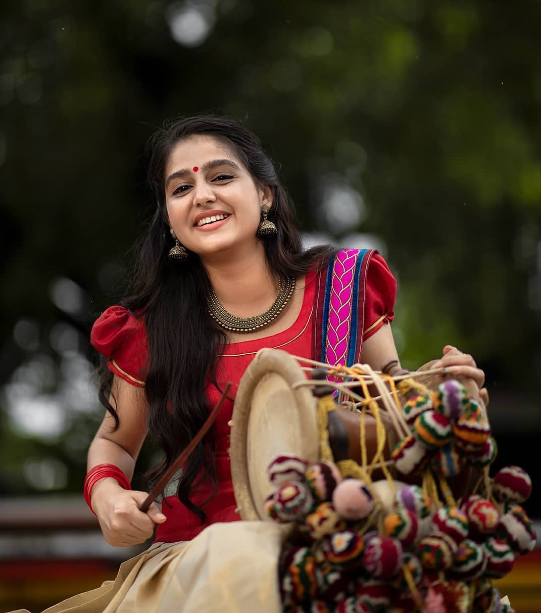 Popular actress turns 18, unique birthday pic go viral ft Anaswara Rajan