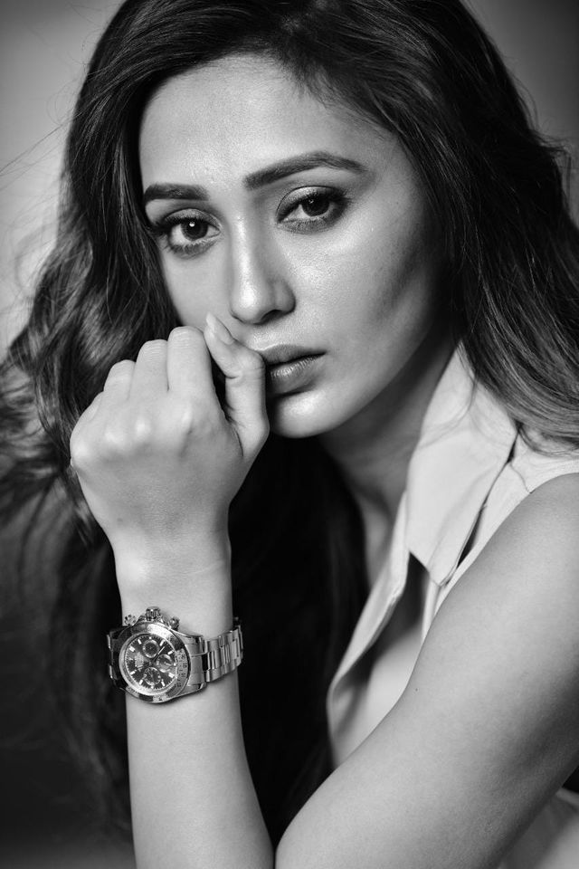 Popular actress allegedly harassed by taxi driver, accused arrested ft Mimi Chakraborty