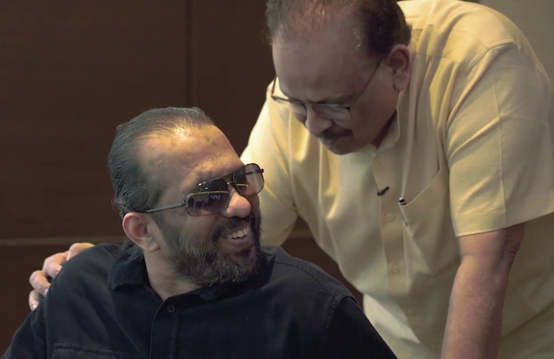 When singer SPB surprised a fan who lost his eyesight in an explosion, viral video