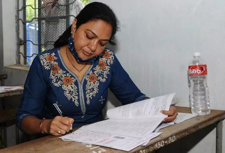 53 year old actress appears for Degree Entrance exam, pics go viral ft Hema