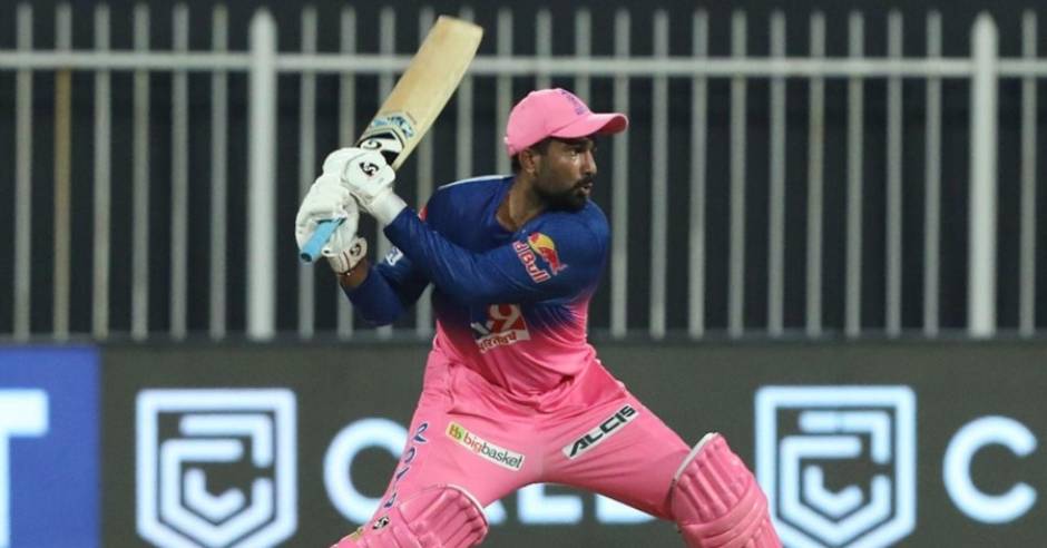 IPL2020: Tewatia knocked down after hit on chest by Saini beamer