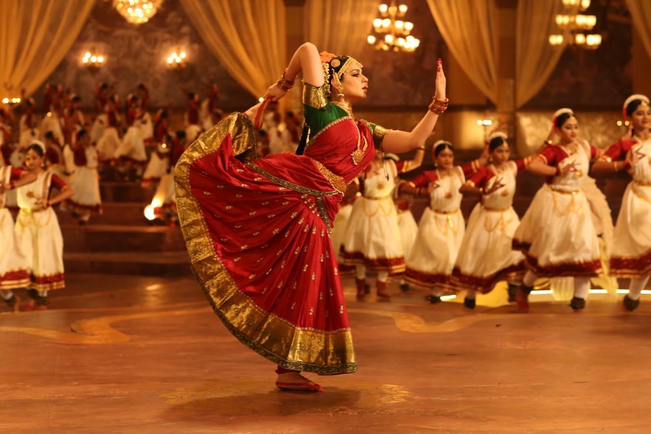 Kangana Ranaut and director Vijay’s Thalaivi resumes shoot, pics go viral