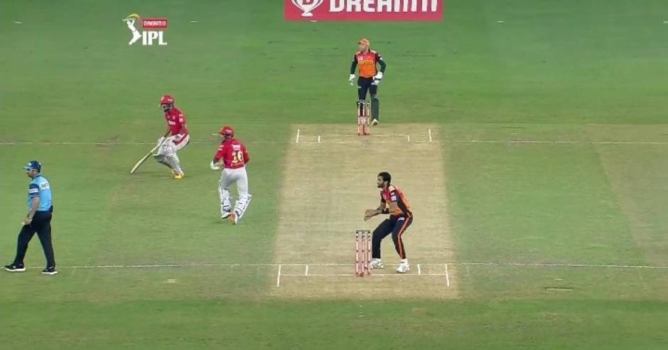 Outstanding fielding from Warner to get Mayank Agarwal run-out