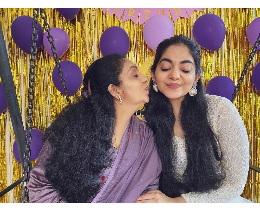 Gorgeous actress turns 25; celebrates birthday in style ft Ahaana Krishna