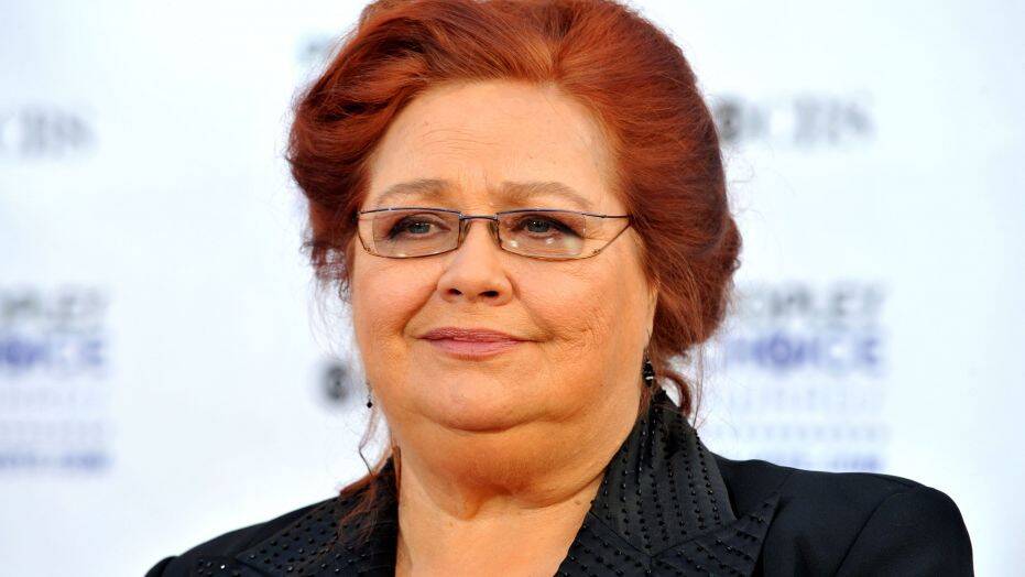 Popular actress dies following a cardiac arrest, celebs and fans in shock ft Conchata Ferrell