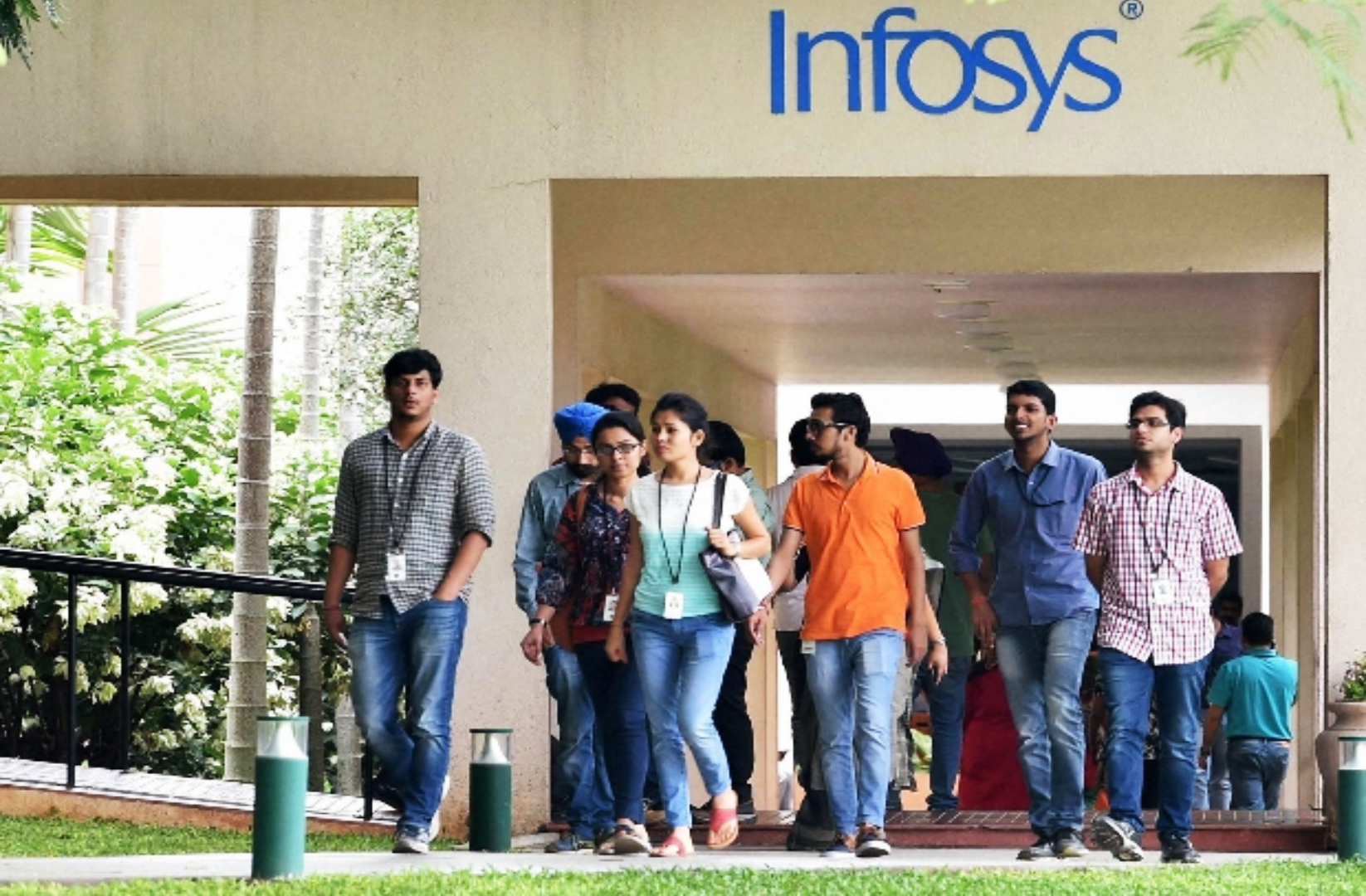 IT Major Infosys To Rollout Salary Hikes Promotions Special Bonus