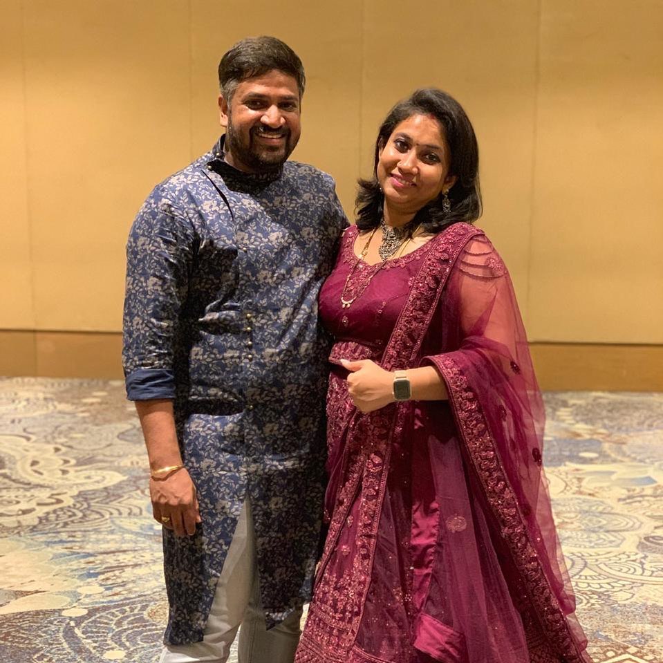 Vijay TV actress and Bharathi Kannamma director’s baby-shower pics go viral, ft Sai Pramoditha and Praveen Bennett