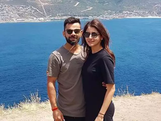 virat kohli anushka sharma sunset photo at sea breaks internet
