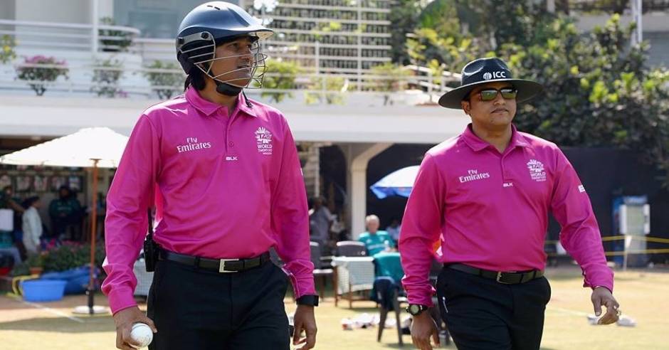 IPL2020: Netizens confuses Pashchim Pathak to be a woman umpire