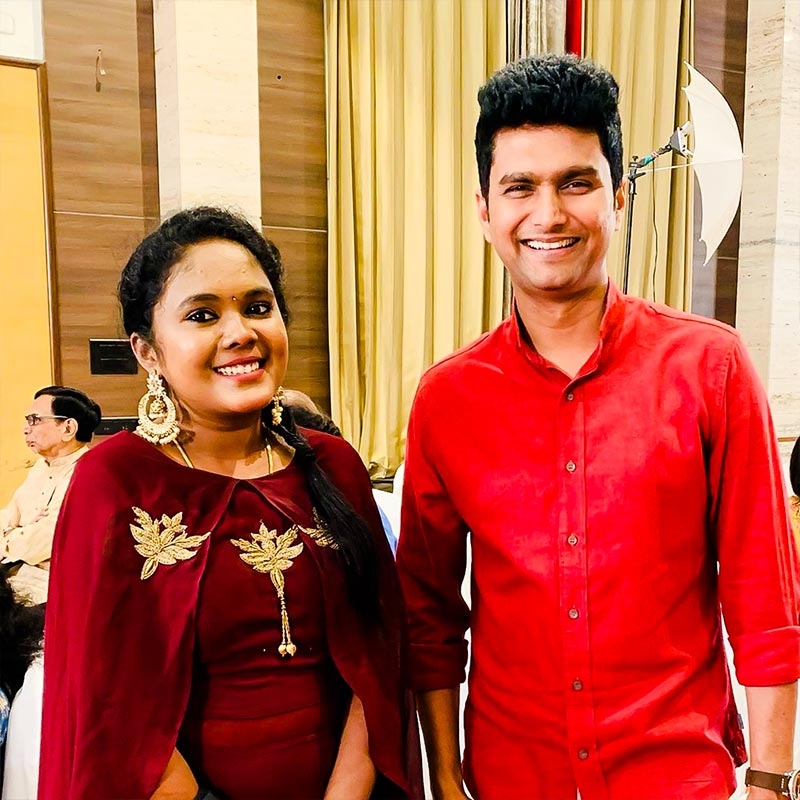 Popular Vijay TV fame singer gets married pics go viral