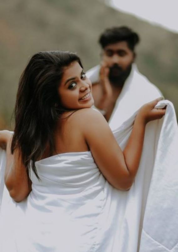 We wont remove ,says Kerala Couple trolled for viral wedding shoot 