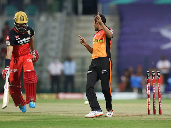 rcb moeenali gets runout off a freehit against srh twitter reacts