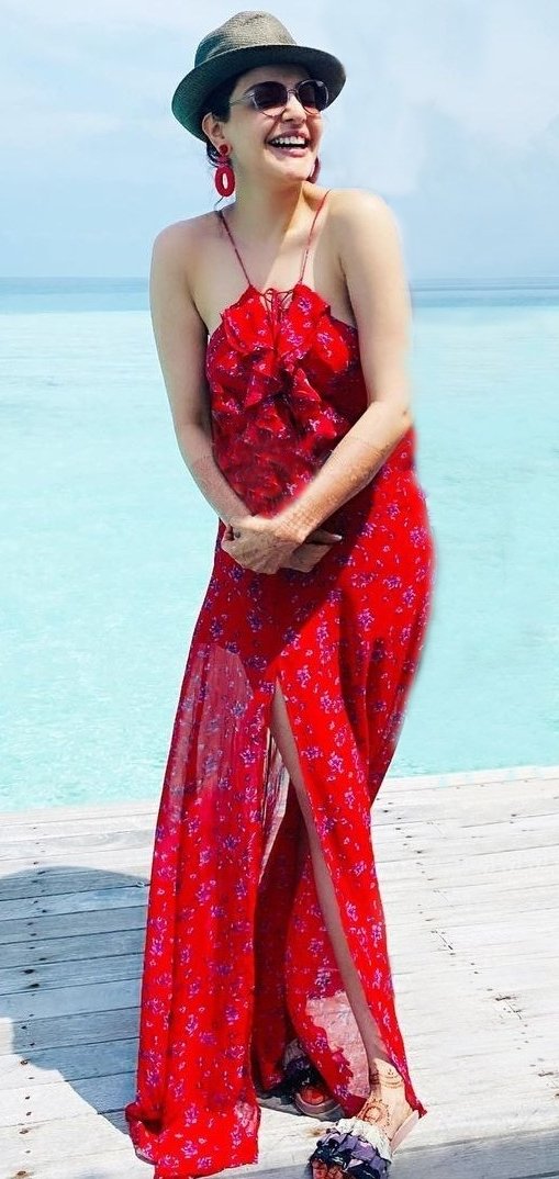 Set of viral holidaying pics from Kajal Aggarwal Gautham Kitchlu honeymoon