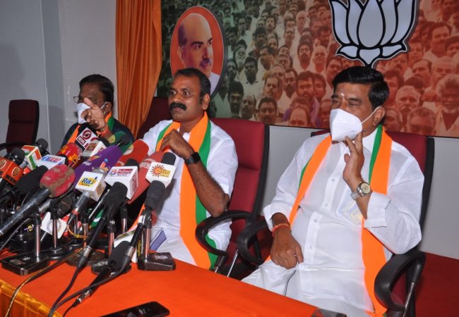 TN CM Edappadi Palaniswami, BJP State President L Murgan Meet Chennai