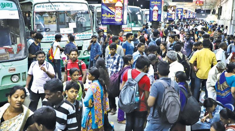 People leaves from chennai for deepavali to celebrates in native place