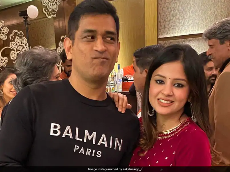 sakshi dhoni reveals one person who can upset msdhoni csk video