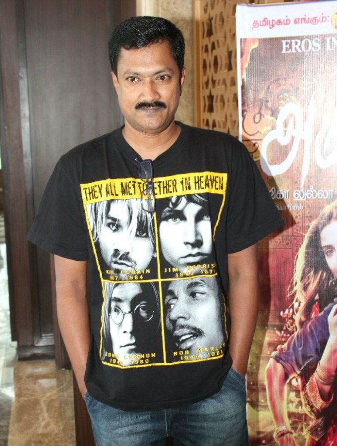 Vijay’s superhit director debuts as an actor in Vani Bhojan’s next ft John Mahendran of Sachein fame