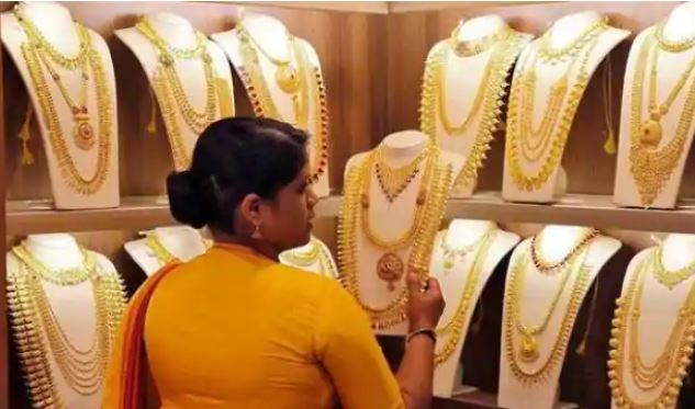 gold price falls silver price down check rate here 