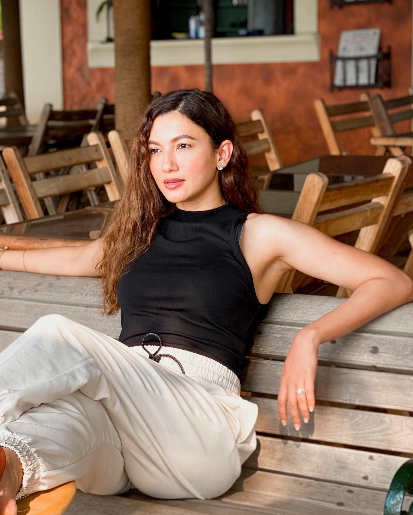 Popular Bigg Boss actress and boyfriend announces their wedding date in style, viral pics