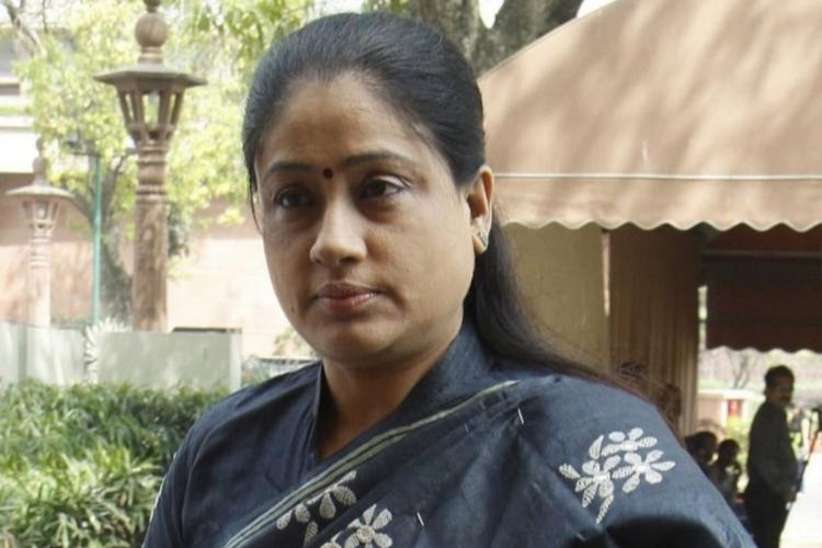 Actress Vijayashanti quits Congress To join BJP