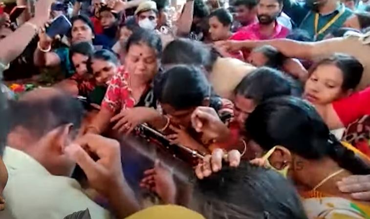 Chithra's body on the way to her home after postmortem