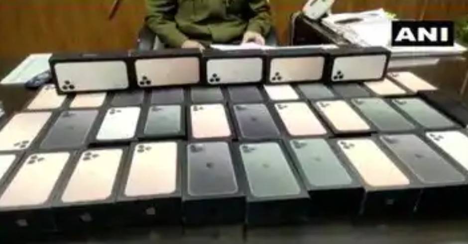Amazon employees arrested for stealing iPhones worth Rs 1 crore