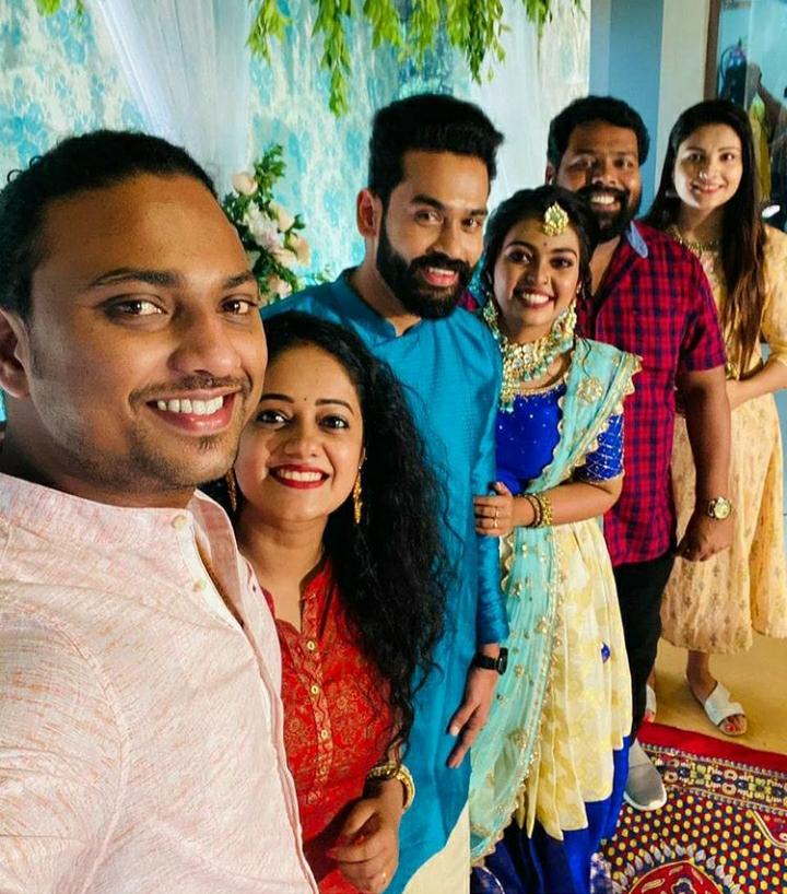 Two Popular TV stars get engaged - Pics go viral