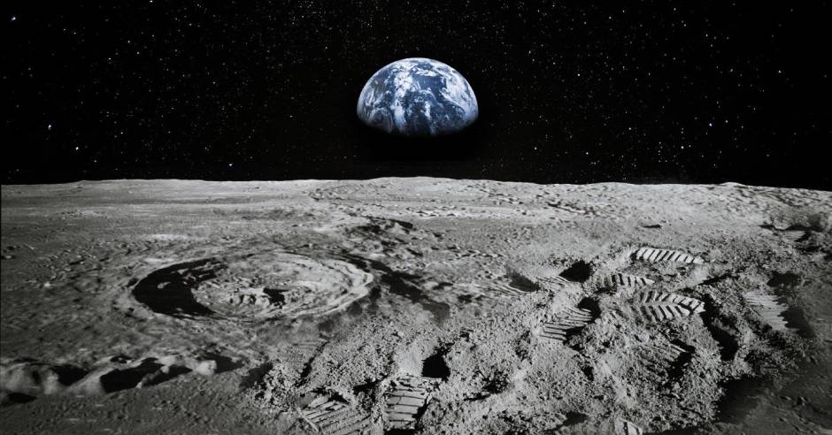 Man gifts plot of land on Moon to wife on wedding anniversary