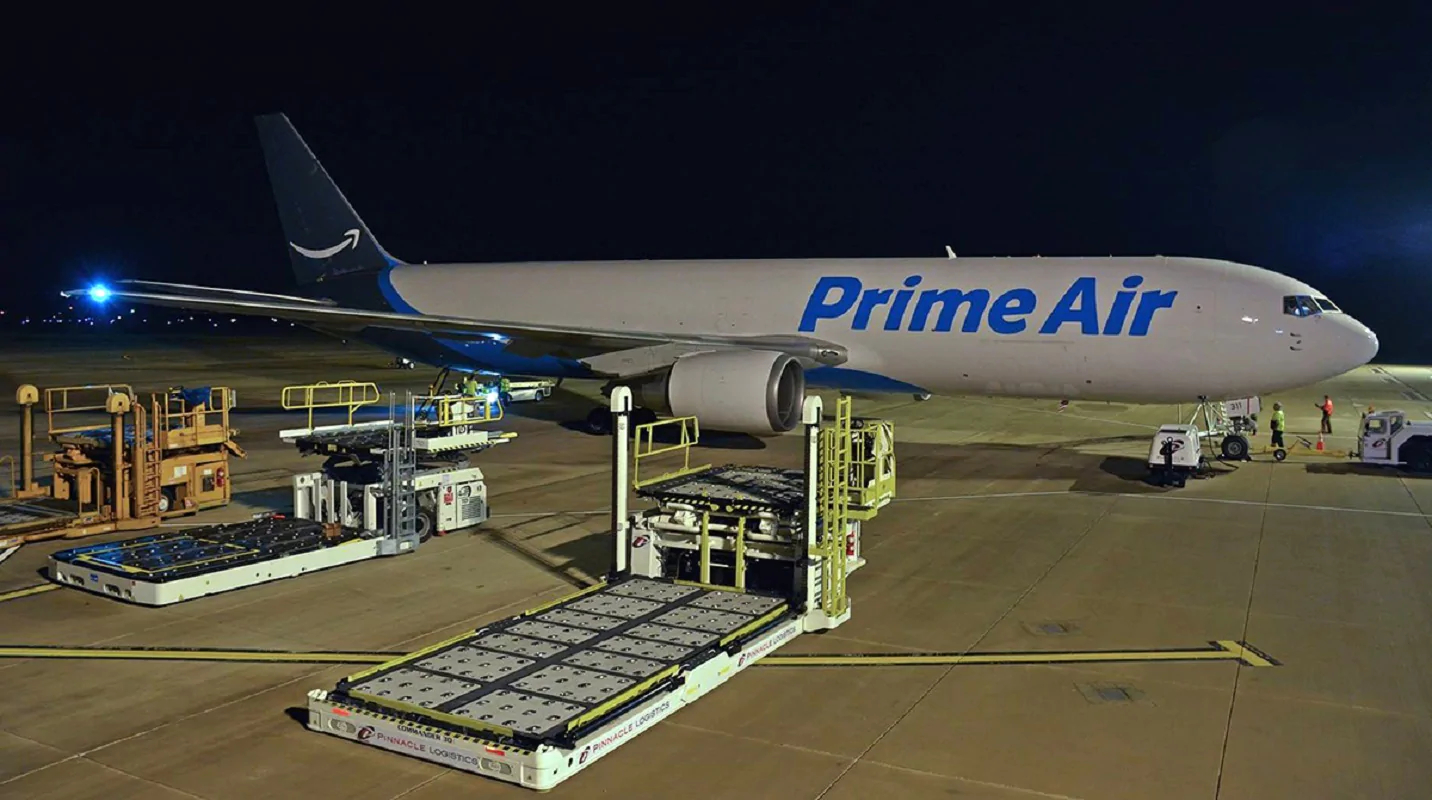 amazon buys Boeing jumbo jet flights expands global delivery 