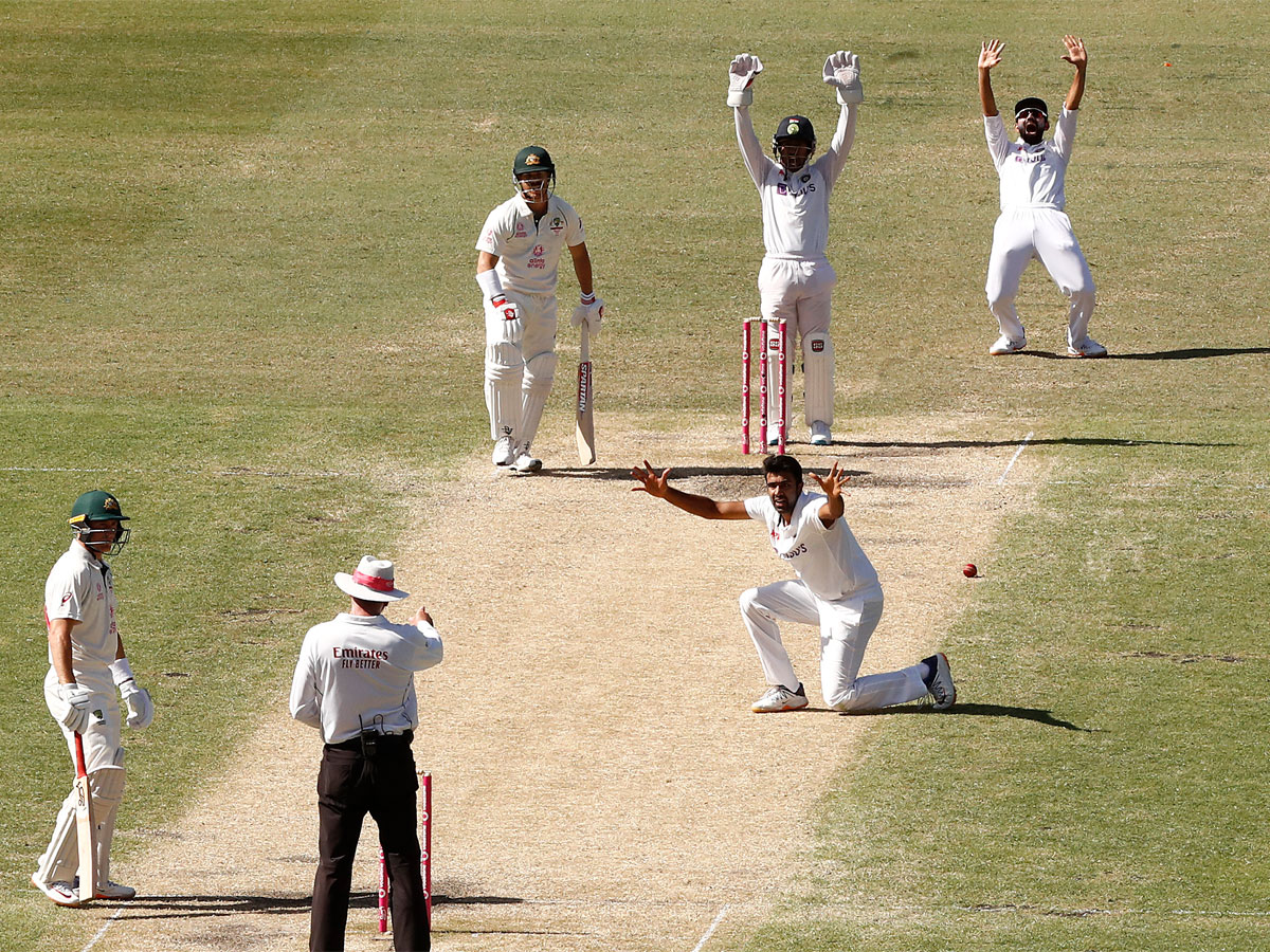 Ashwin dismisses David Warner for 10th time in Tests