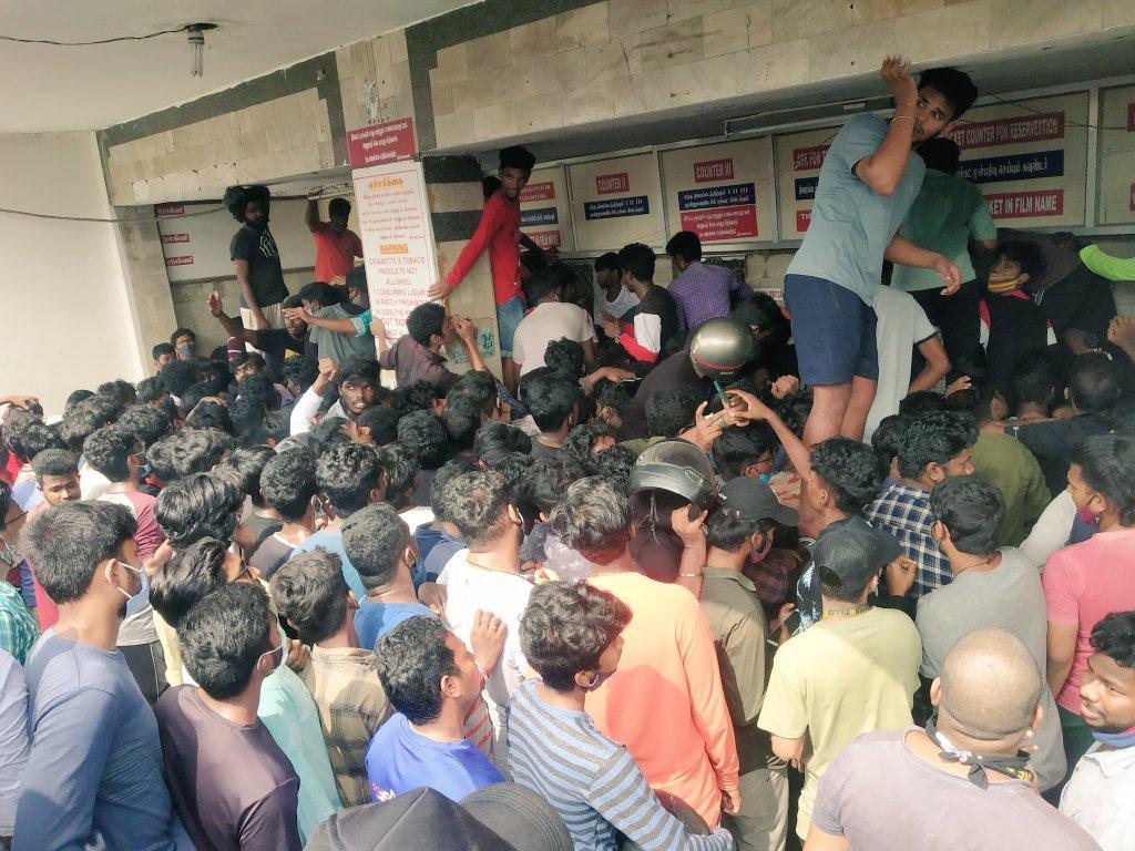 Master theatre show plan and trending pics of fans from theatres