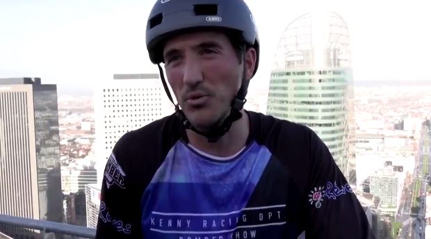 Man climbed 33 floors in 30 minutes on his cycle video viral 