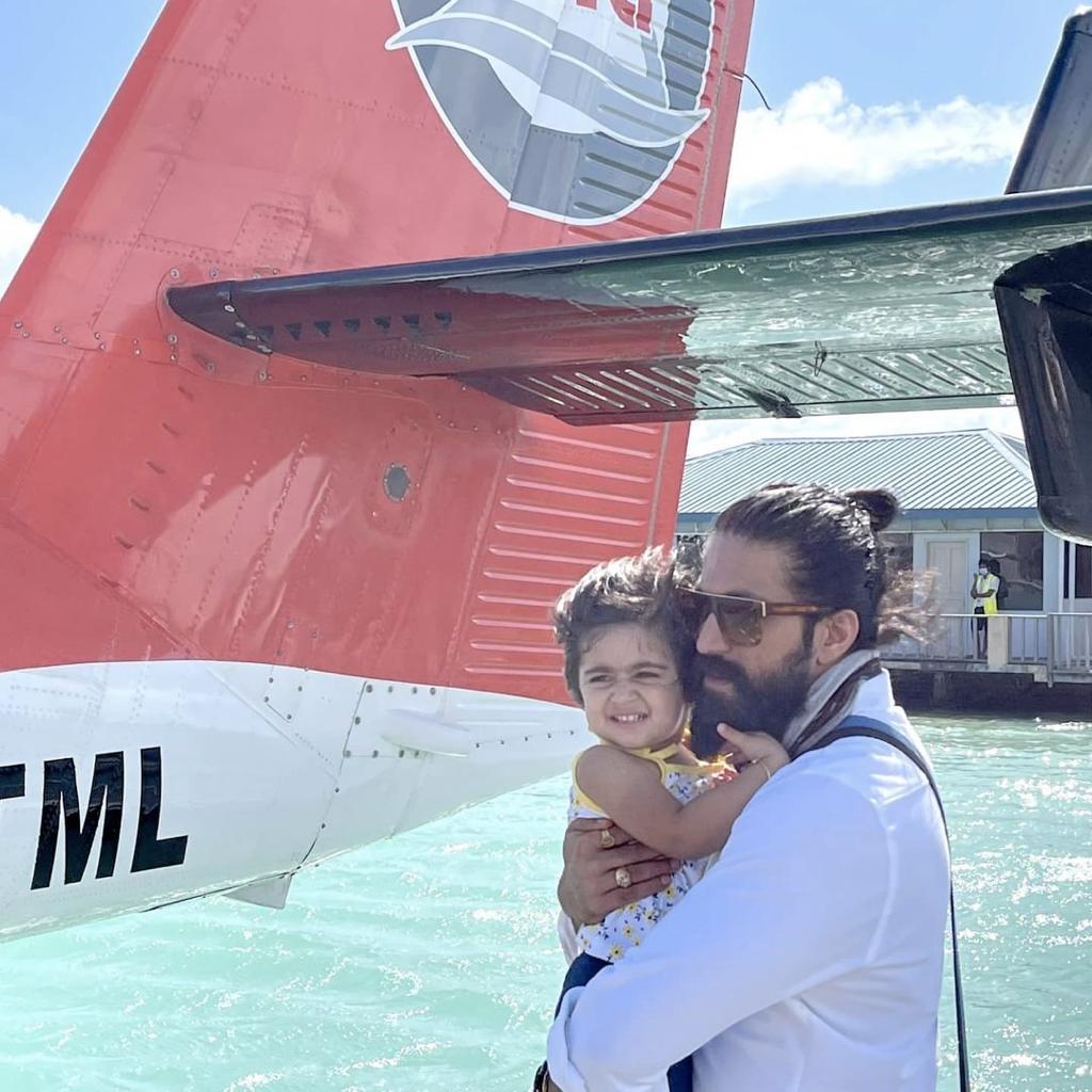 Yash spotted on vacation with family in the Maldives