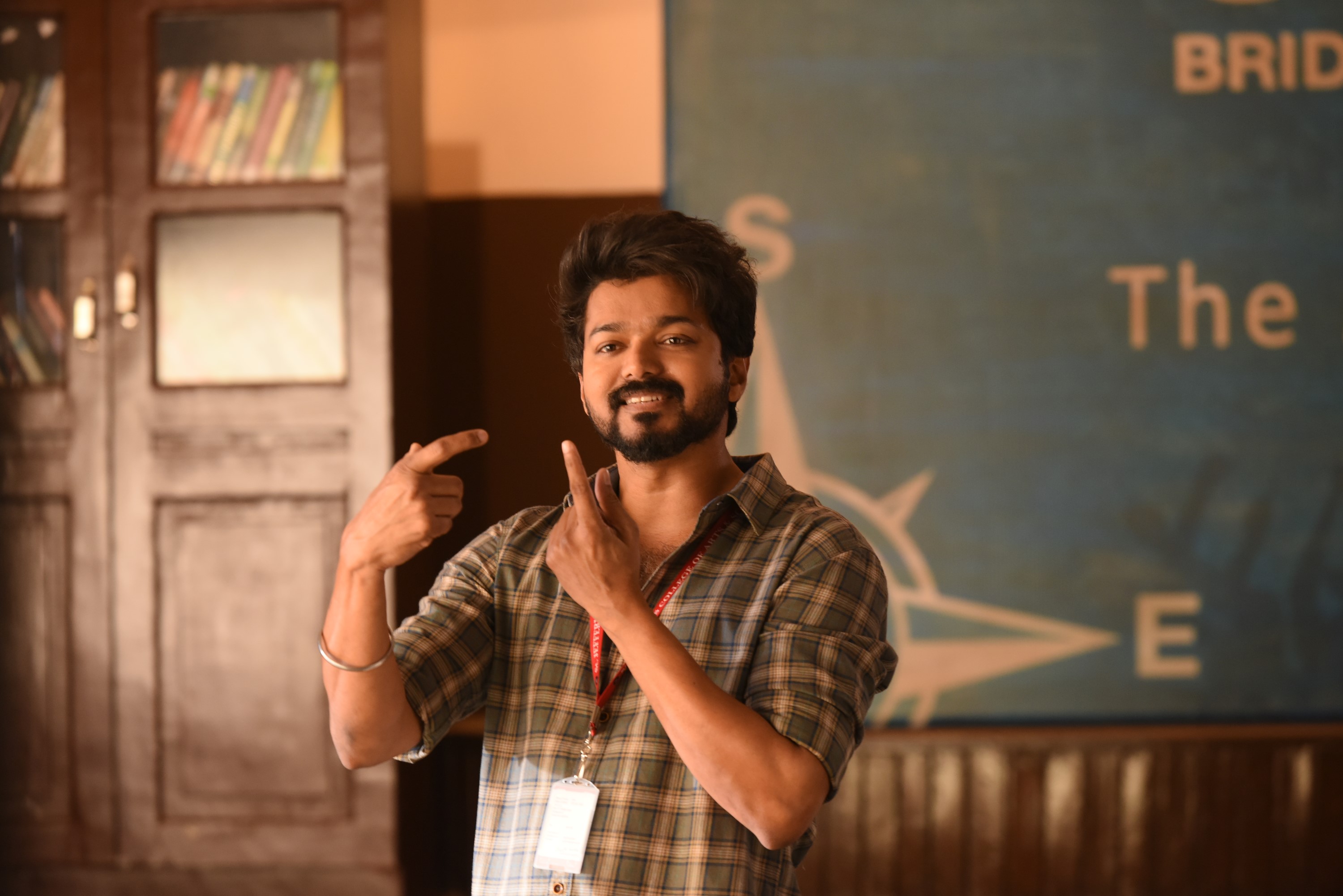 Thalapathy Vijay’s unseen pic trying his best to disturb his son Sanjay is going viral