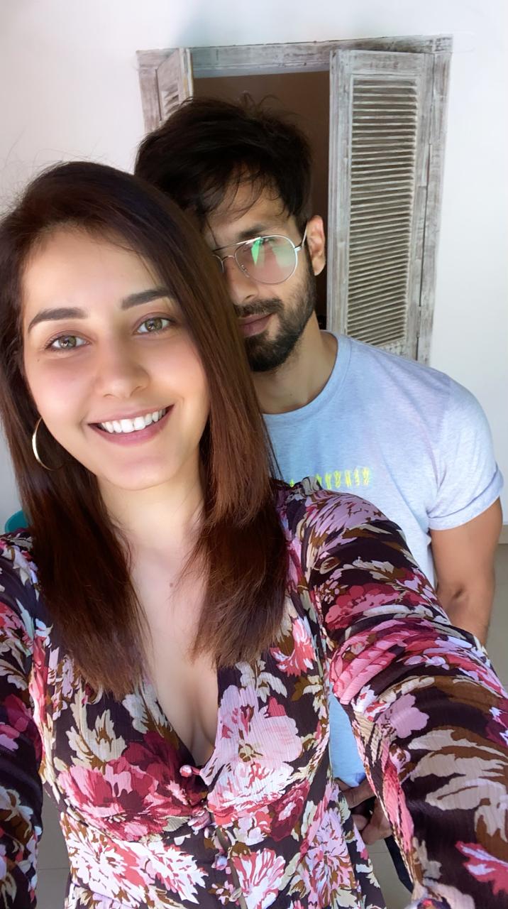 Raashi Khanna Shahid Kapoor to star in web series