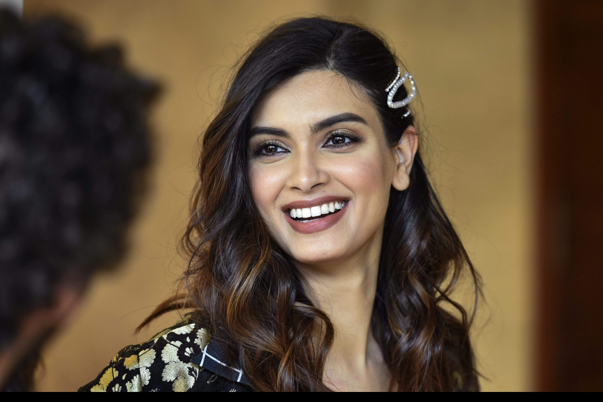 Dulquer Salmaan Diana Penty in Rosshan Andrrews feature