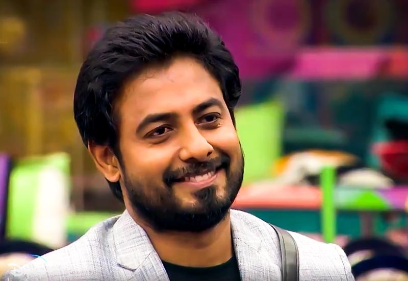 Aari makes his grand entry in Bigg Boss Kondattam in Vijay's Master style; viral video