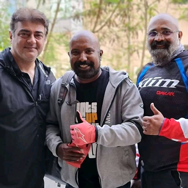 Thala Ajith pics once again go viral on the internet